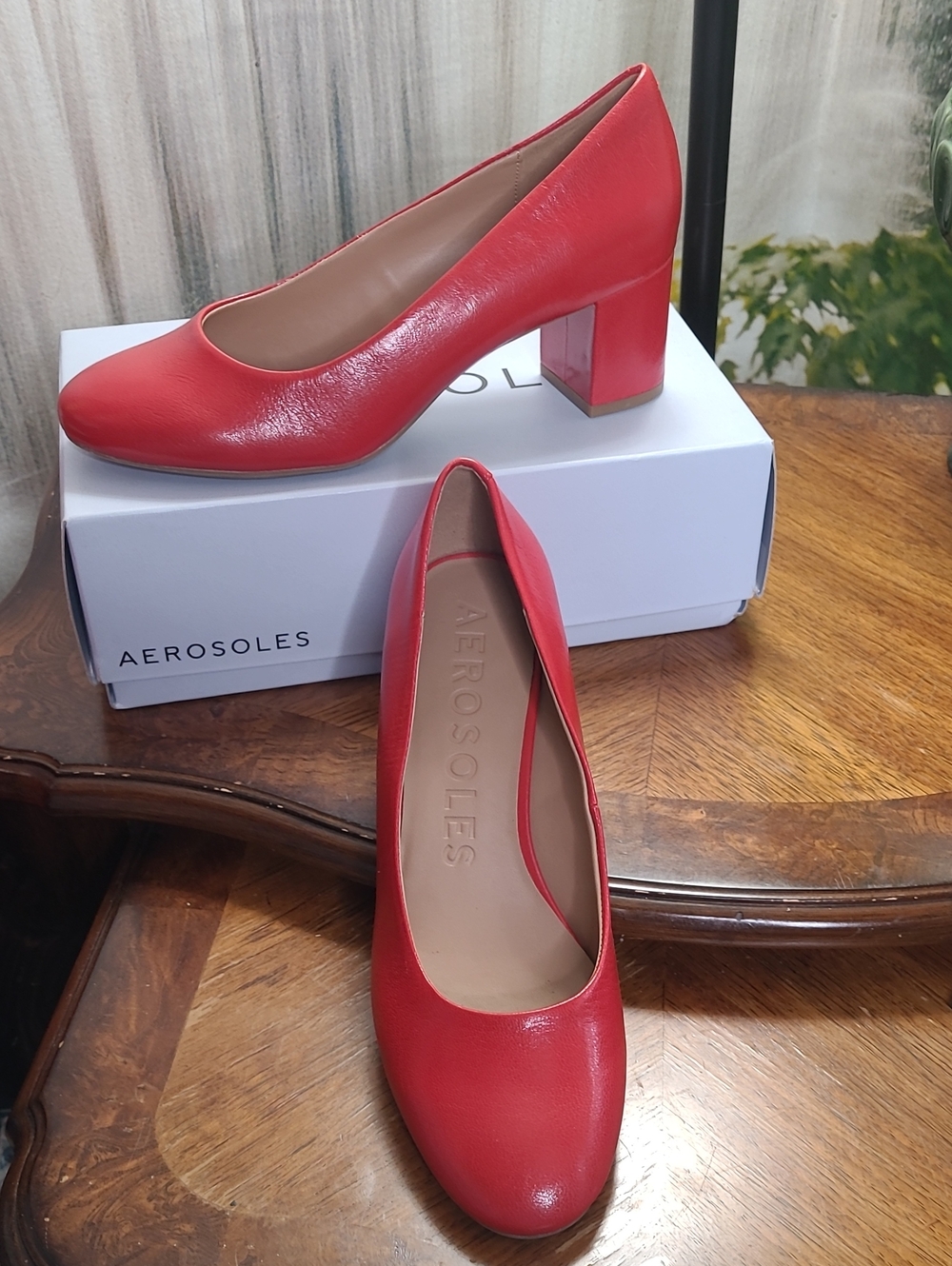 New in box! Aerosoles Ebel Womens 10 racing red mid heel pump dress shoes